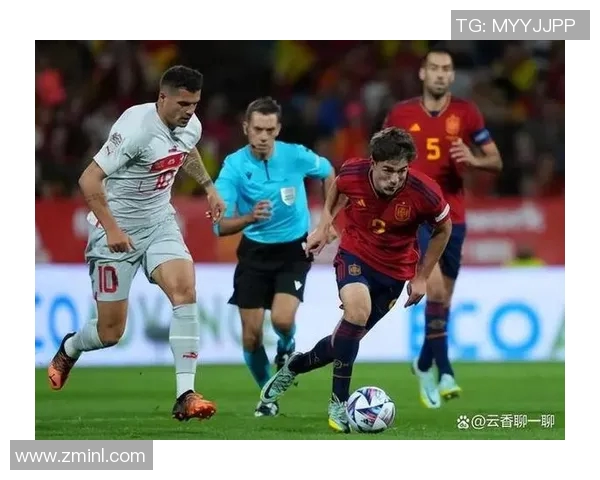 捷克足球明星勇敢面对挑战头戴面具展现不屈精神